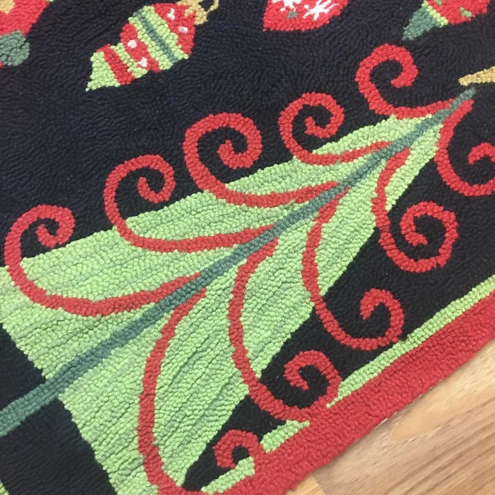 Vintage Hooked Wool Rug  Christmas Trees and Ornaments Holiday Decor 38